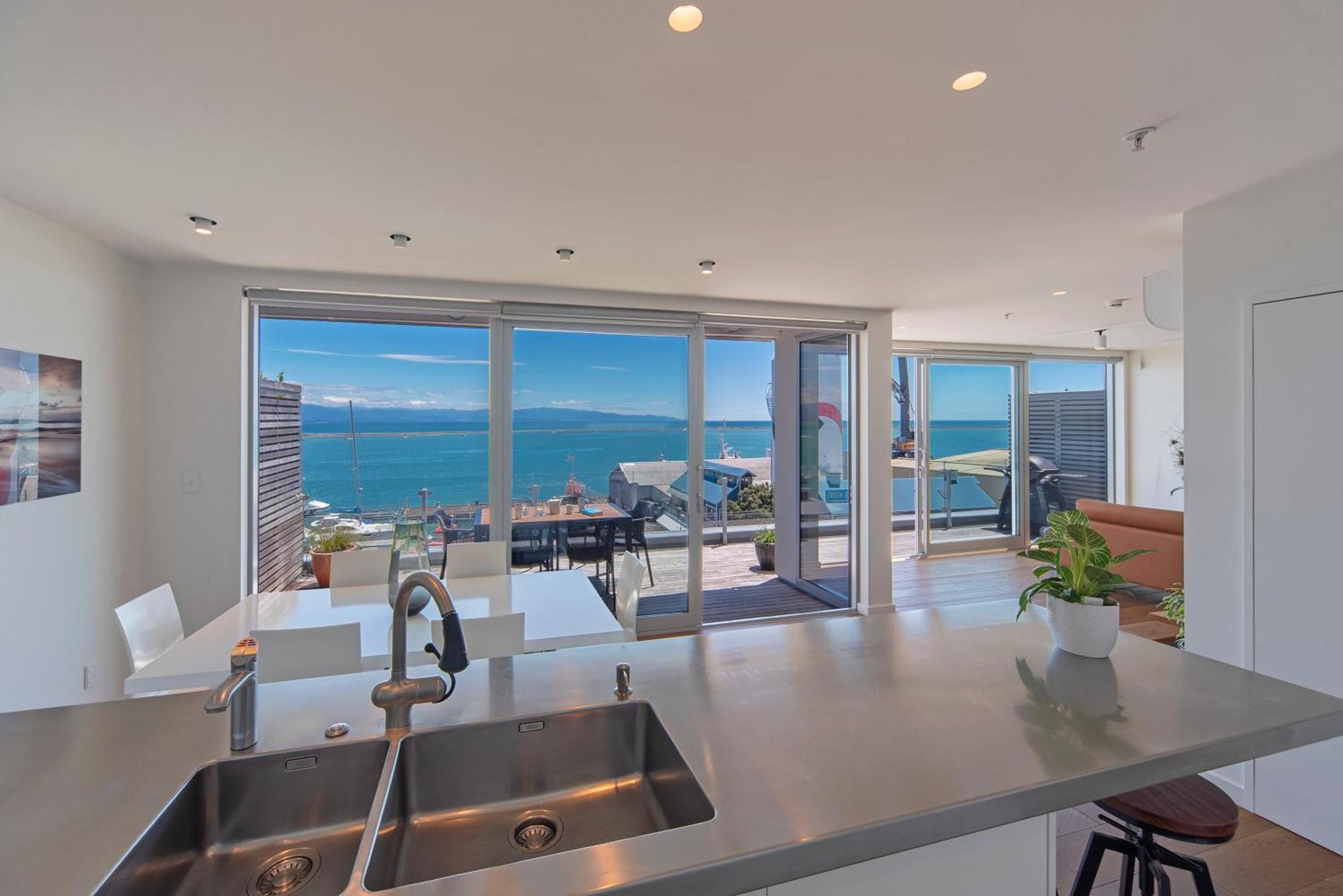 Penthouse 37 - Nelson Waterfront Apartment Exterior photo